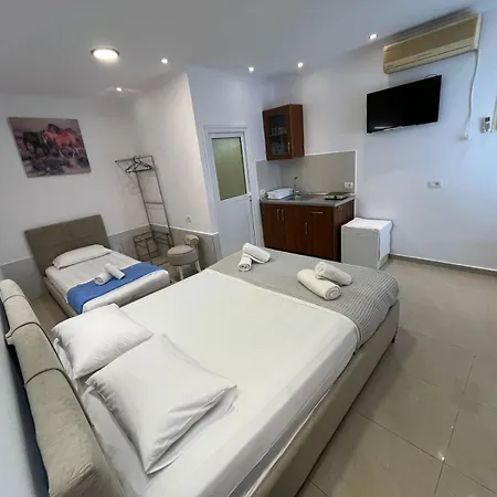 Villa Ksamil * 卡萨米尔