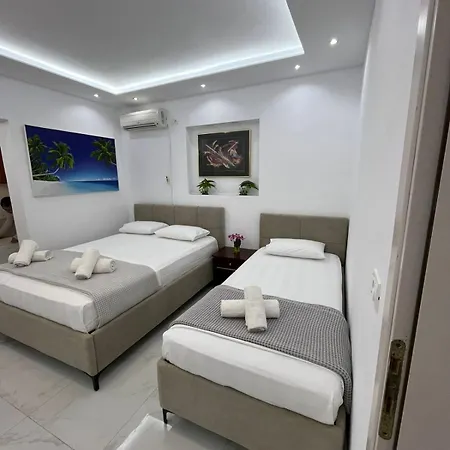 Villa Ksamil * 卡萨米尔